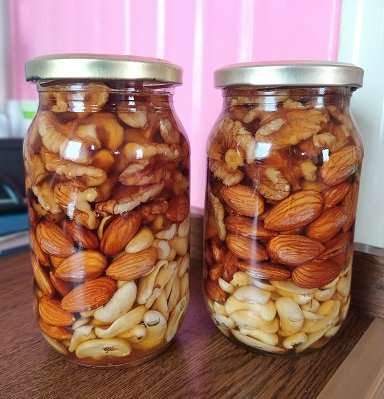 Honey with Nuts 500g Jar